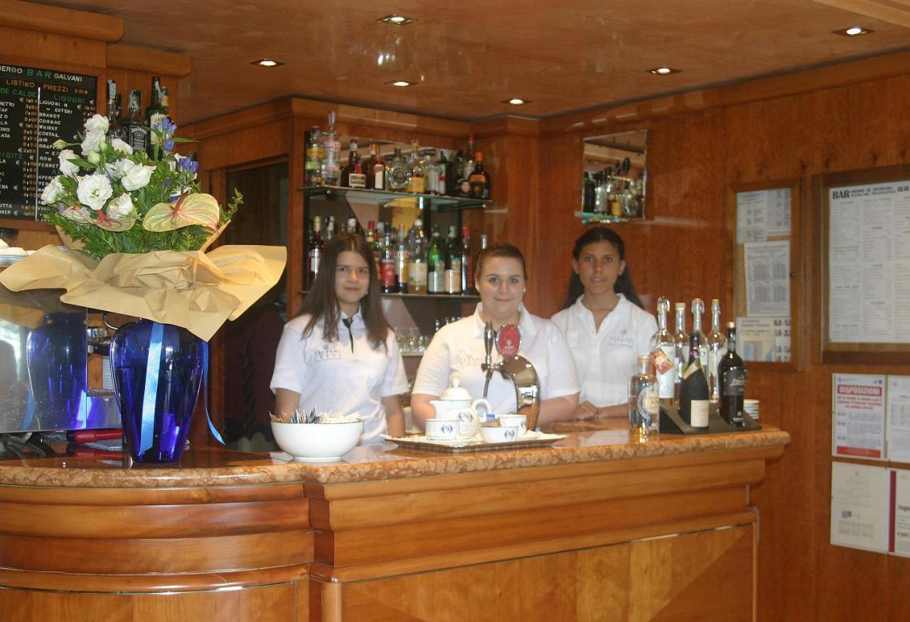 Hotel Galvani Торри-дель-Бенако Экстерьер фото
